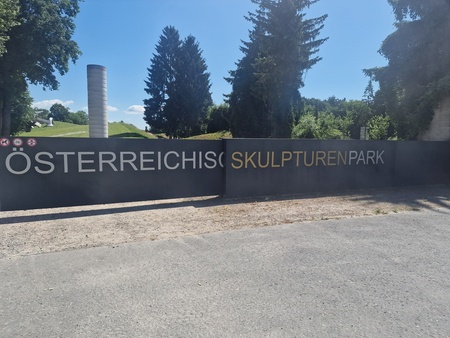 FOTO 5 -PARK SKULPTUR AVSTRIJA